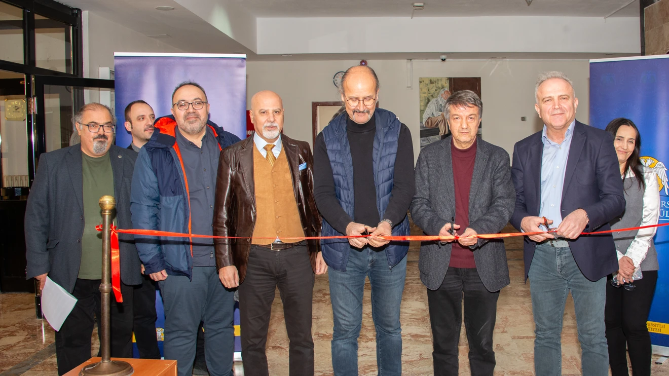 “Kampüste Yaşam” temalı fotoğraf sergisi açıldı